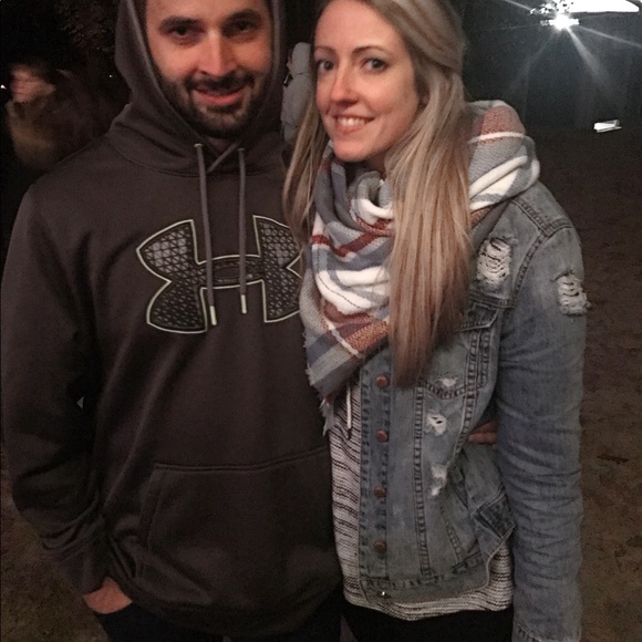 🎉🌀MEET YOUR POSHER! 👋♥️ - Picture 6 of 8